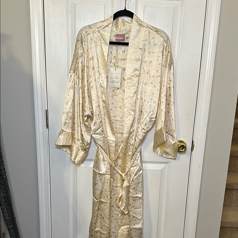 Show me your Mumu - Cream  Robe with Subtle Animal Print